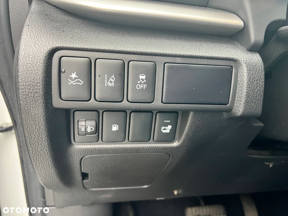 Mitsubishi Eclipse Cross Plug-In Hybrid 4WD Plus Select - 18