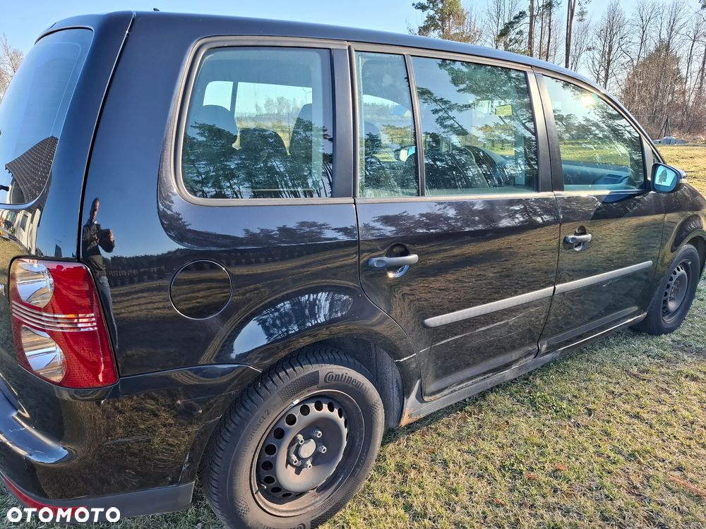 Volkswagen Touran - 9