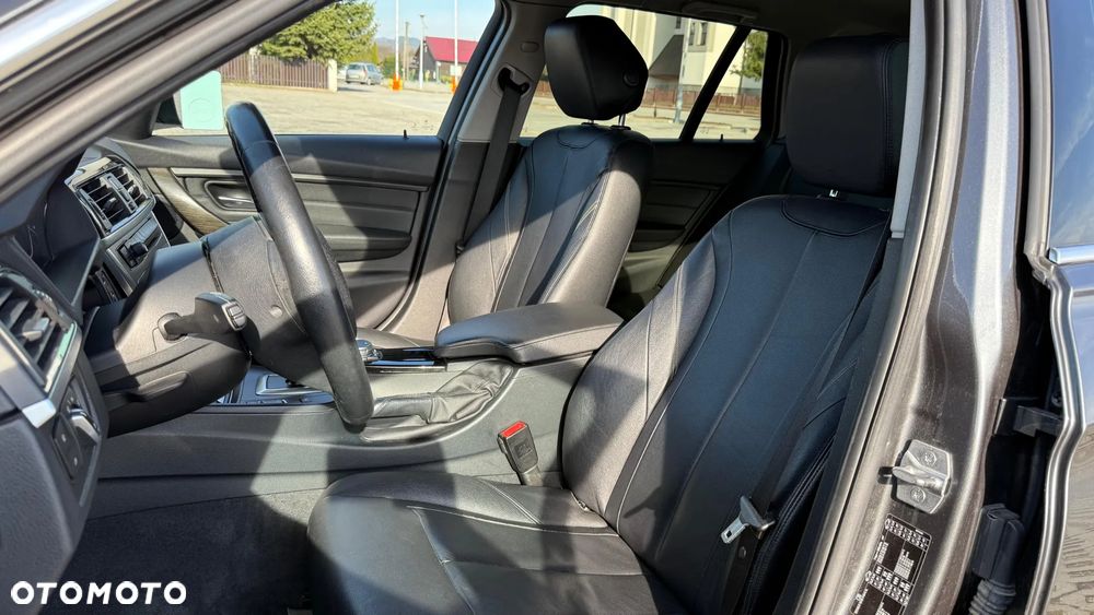 BMW Seria 3 320d xDrive Luxury Line - 18
