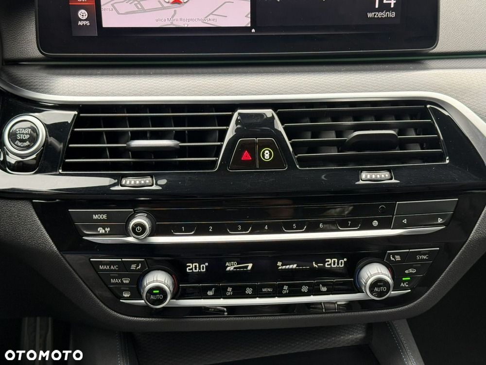 BMW Seria 5 530i xDrive M Sport sport - 31