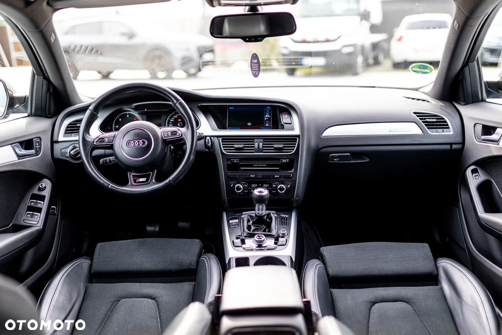 Audi A4 Avant 2.0 TDI DPF clean diesel quattro S line Sportpaket - 2