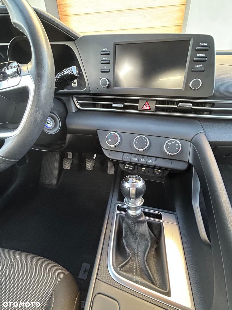 Hyundai Elantra 1.6 Modern - 15