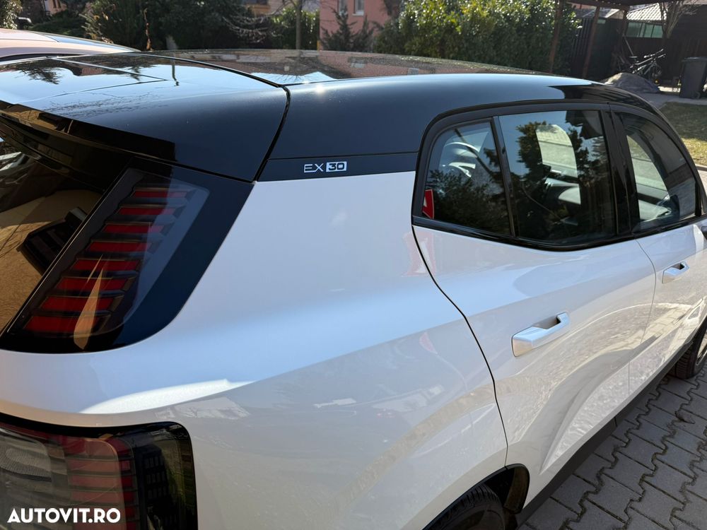 Volvo EX30 Single Motor RWD Plus - 7