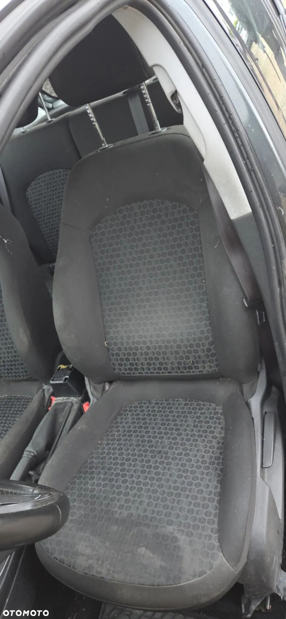 OPEL CORSA E fotel lewy przód - 1
