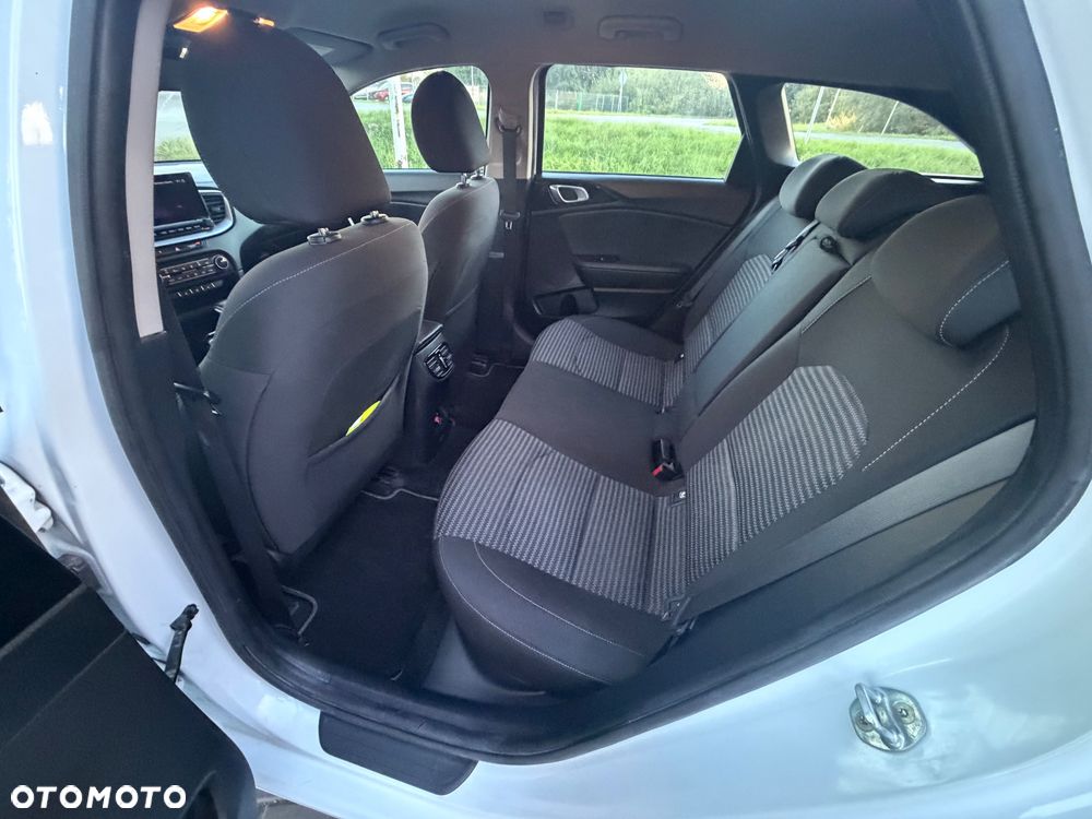 Kia Ceed - 15