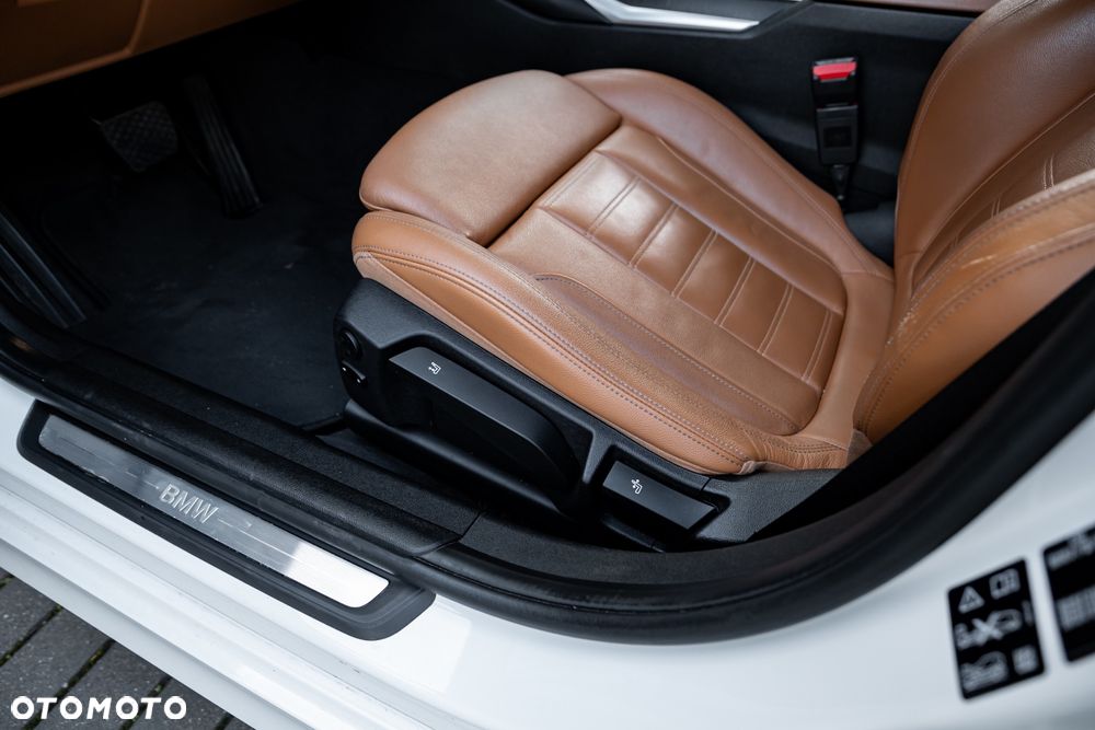 BMW Seria 3 330d xDrive - 19