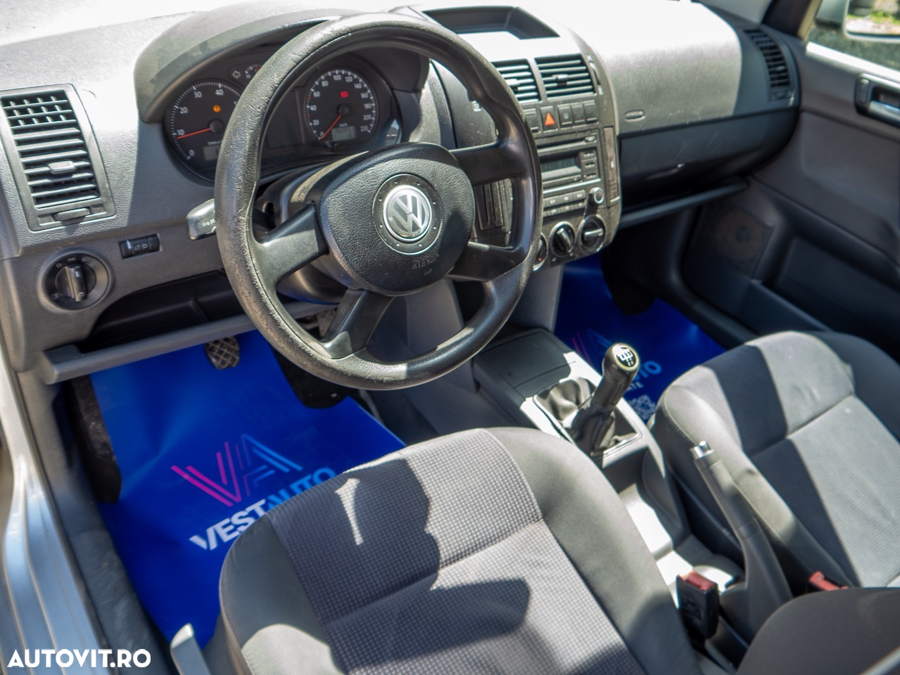 Volkswagen Polo 1.2 Attractive - 34