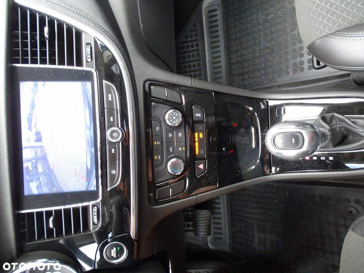 Buick Encore - 11