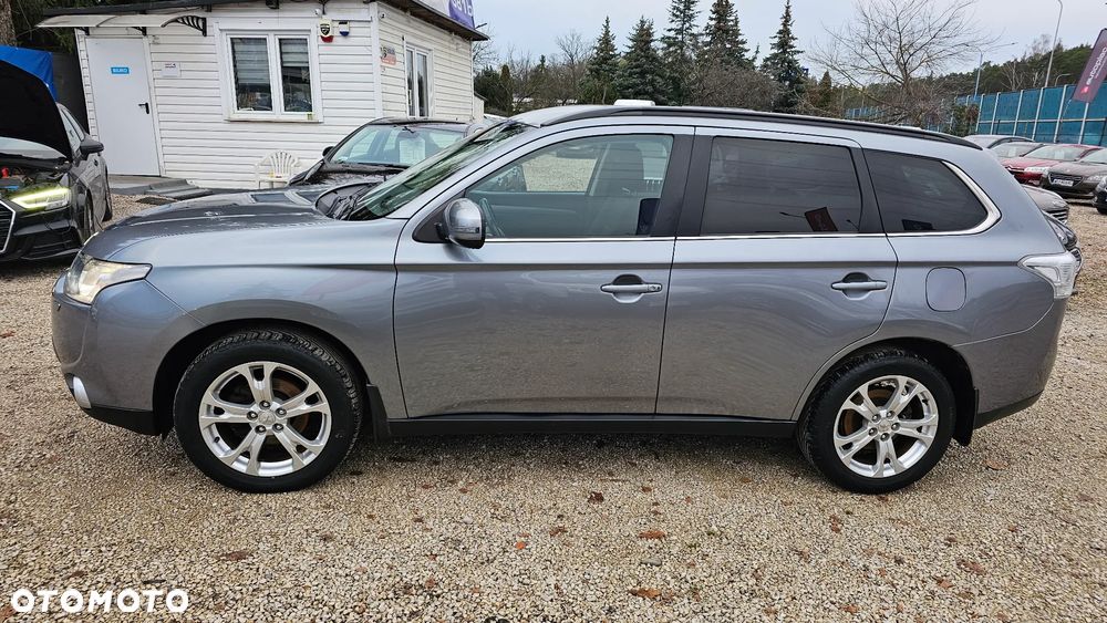 Mitsubishi Outlander 2.2 DID Intense + - 24
