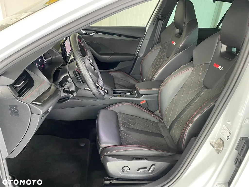 Skoda Octavia Combi 2.0 TDI DSG 4x4 RS Plus - 10