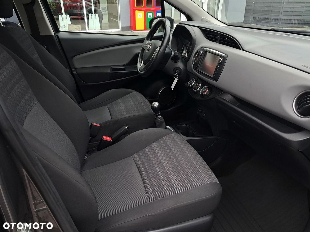Toyota Yaris - 10