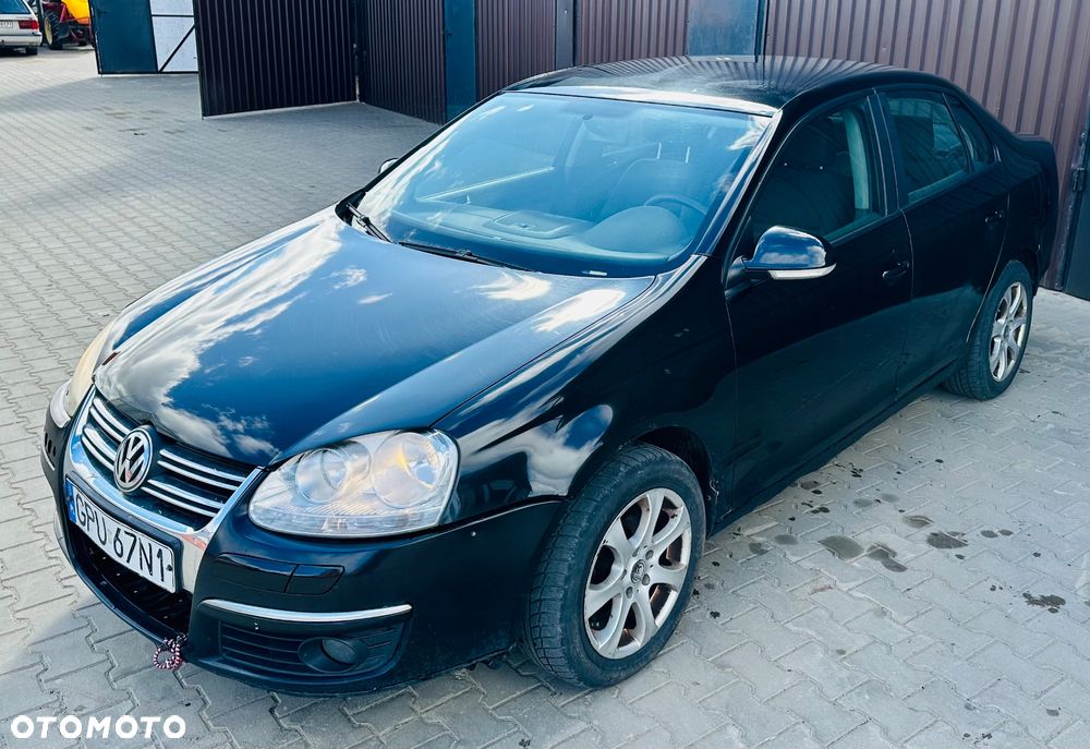 Volkswagen Jetta 1.9 TDI Comfortline - 4