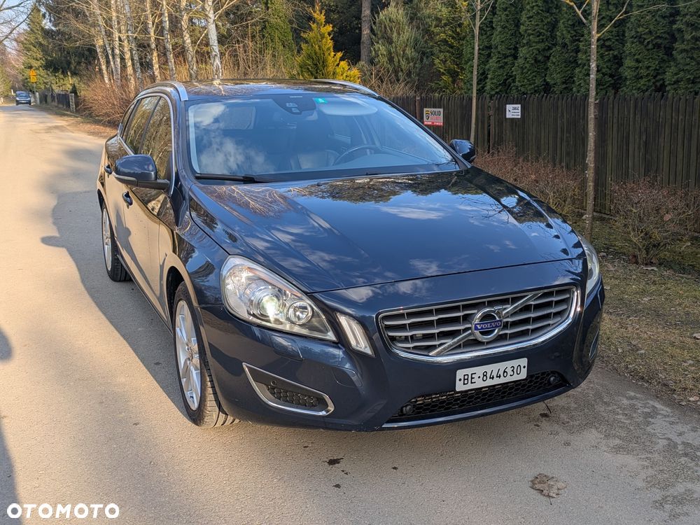 Volvo V60 D4 AWD Summum - 4