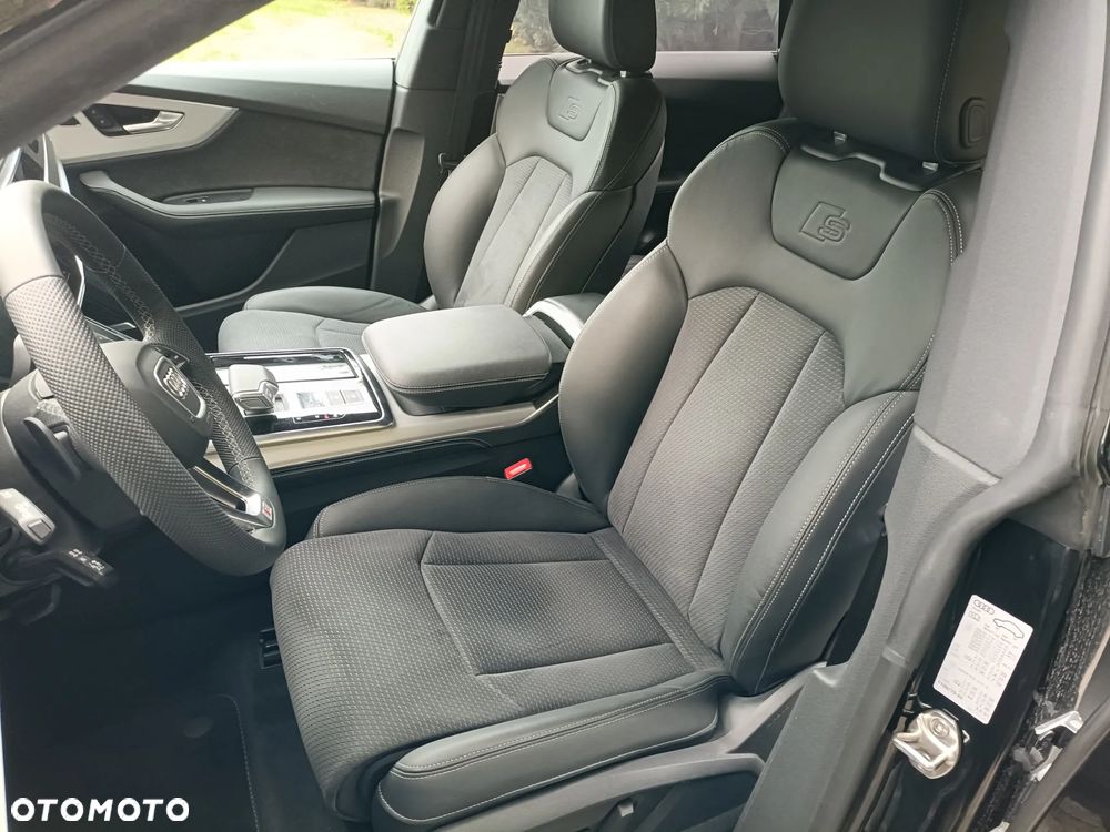 Audi Q8 - 12