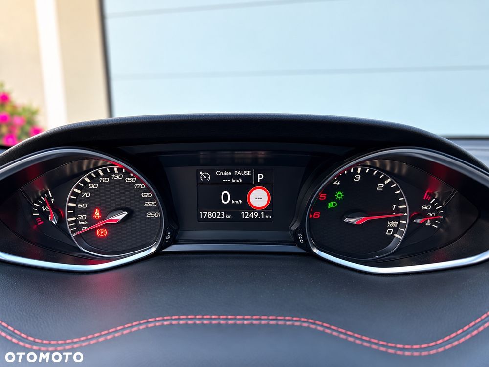 Peugeot 308 BlueHDi 180 EAT6 GT - 11