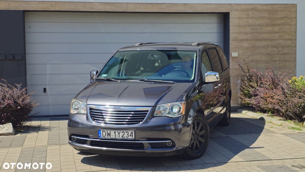 Chrysler Town & Country 3.6 Limited - 7