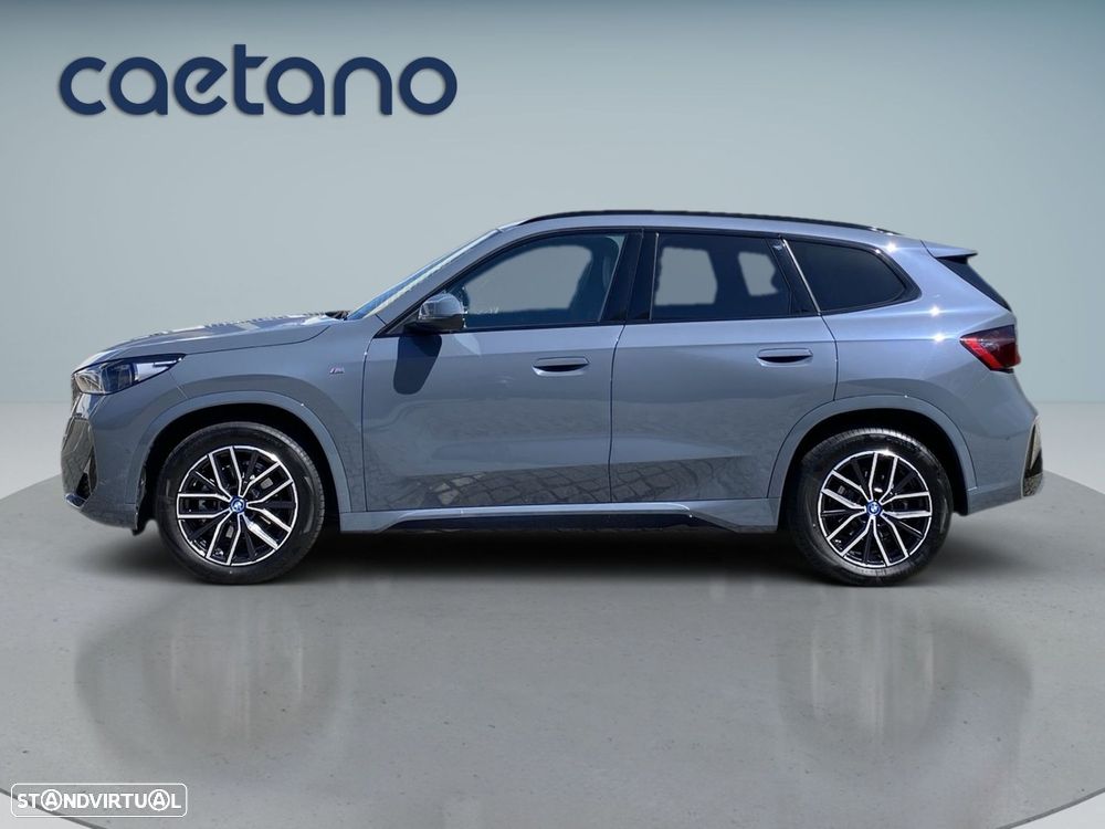 BMW iX1 eDrive20 Pack Desportivo M - 25