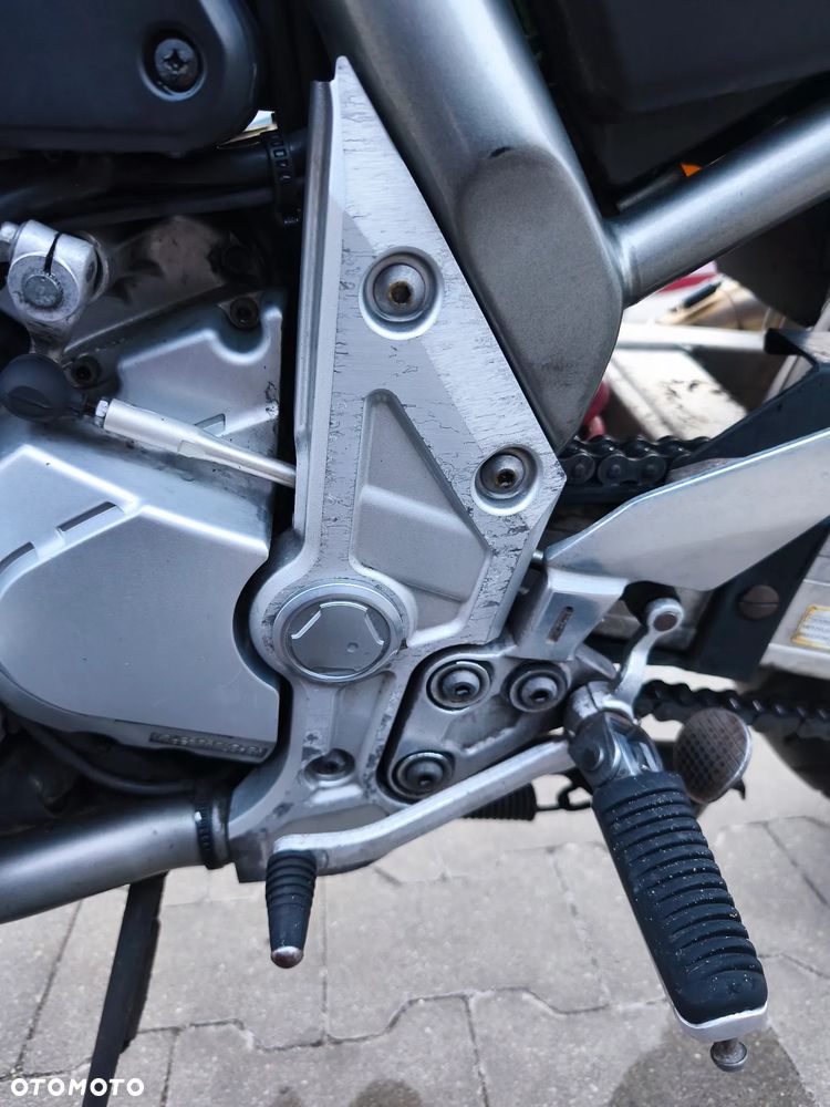 Yamaha FZS - 5