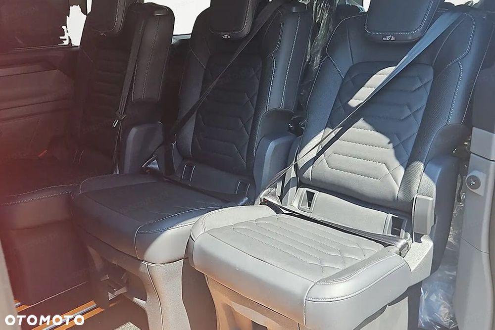 Ford Tourneo Custom - 13