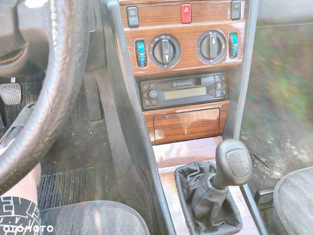 Mercedes-Benz W124 (1984-1993) - 12