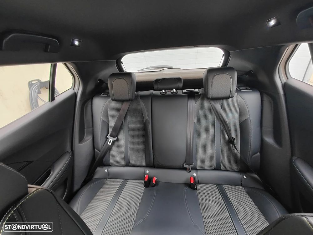 Peugeot e-2008 50 kWh GT - 9