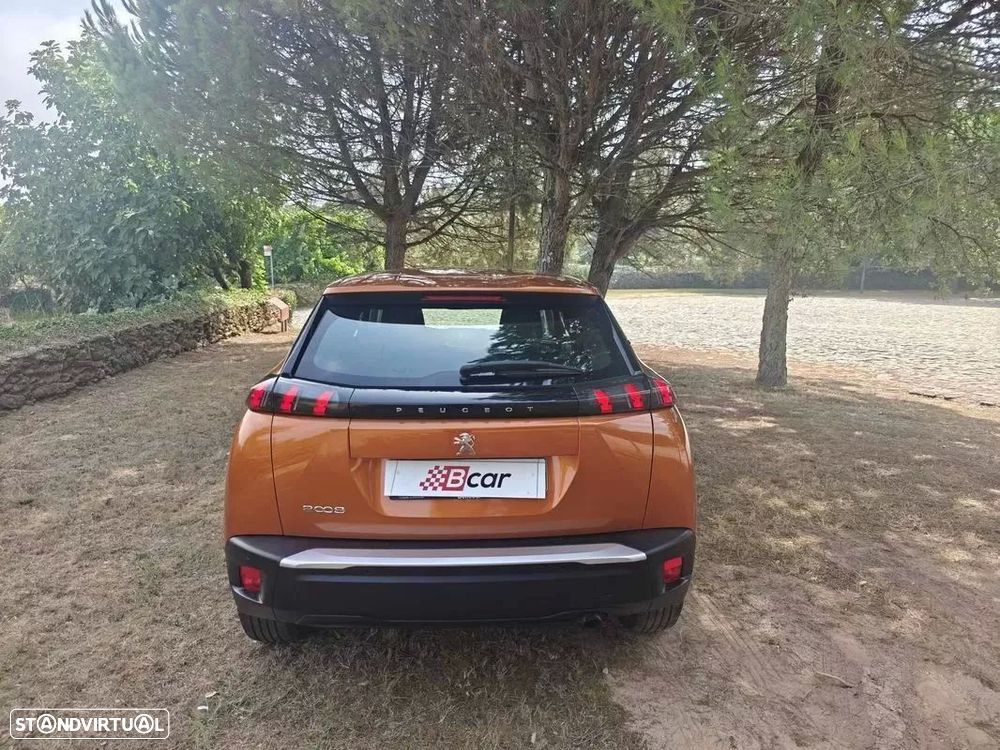 Peugeot 2008 1.2 PureTech Active Pack — fotografia 10