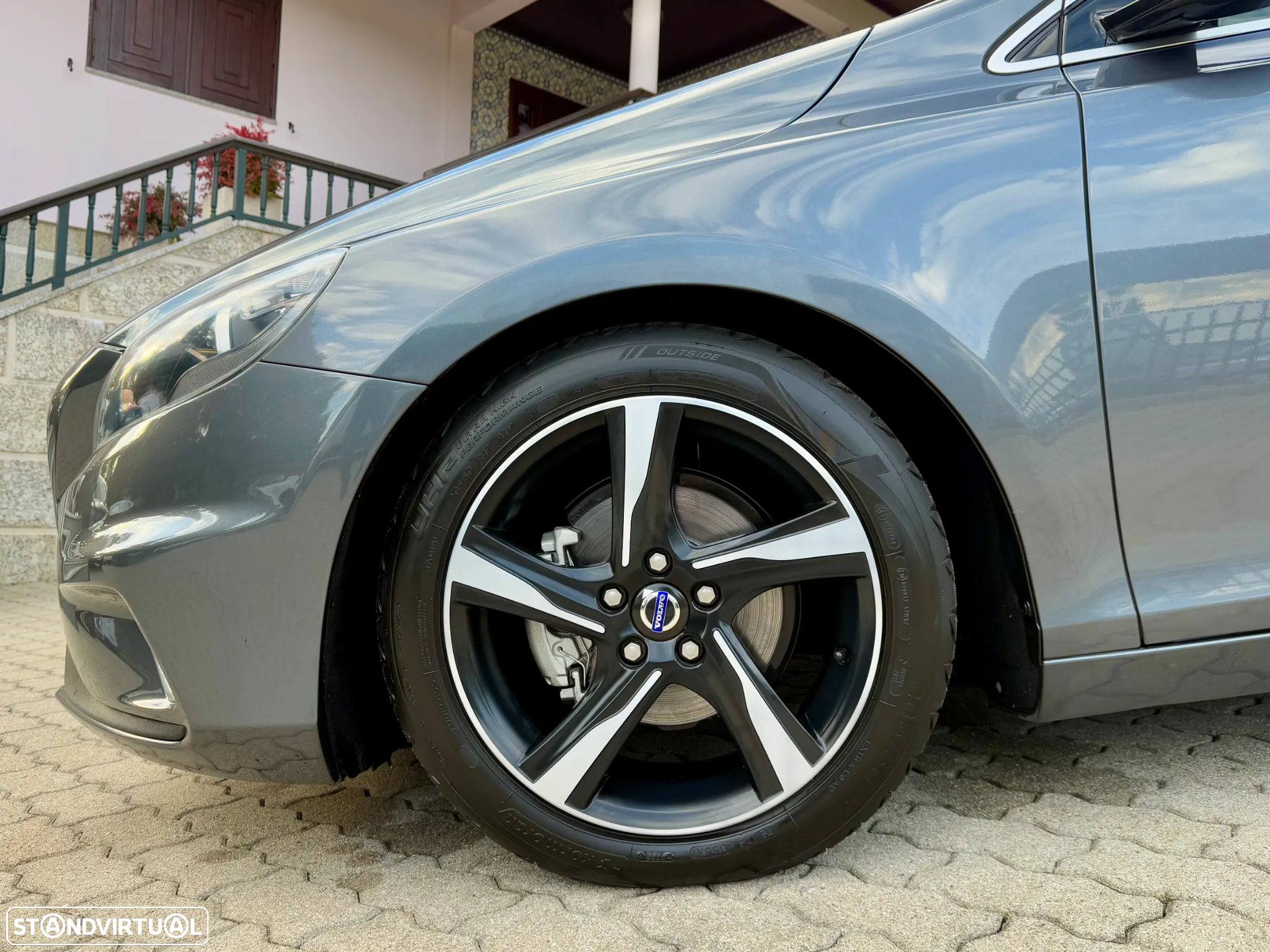 Volvo V40 1.6 D2 R-Design - 22