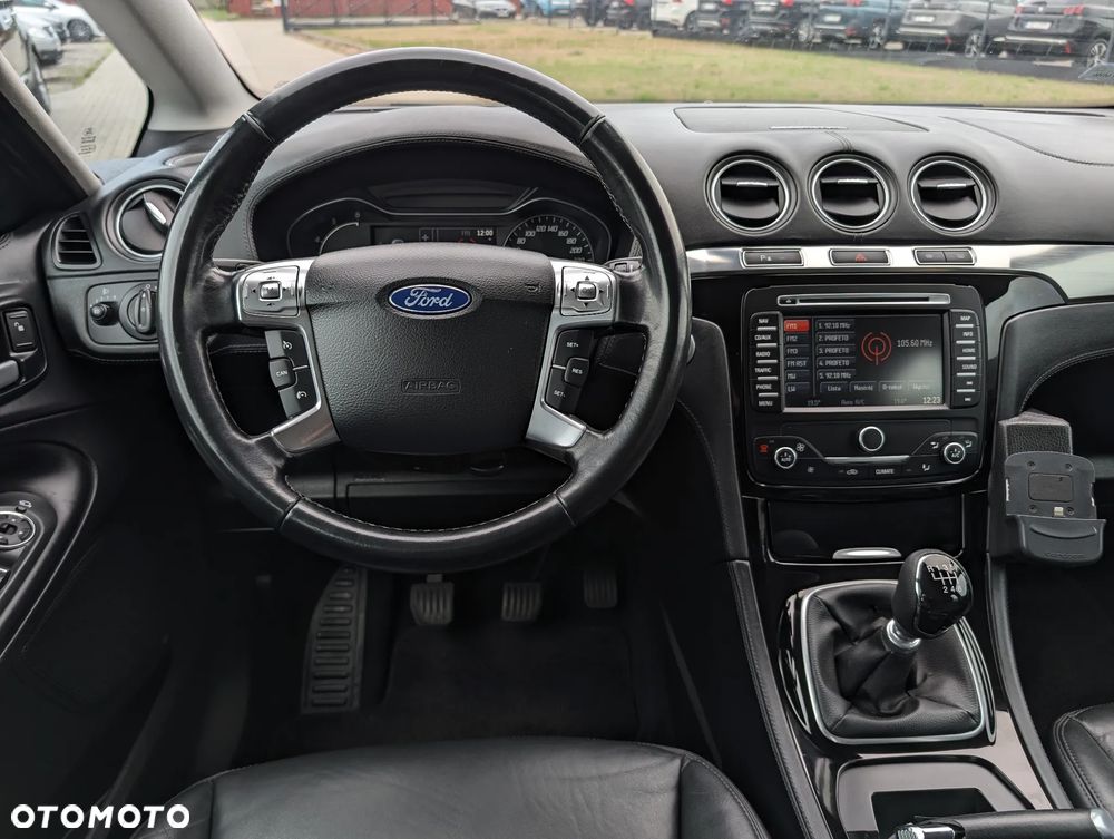 Ford S-Max 2.0 TDCi DPF Titanium X - 26