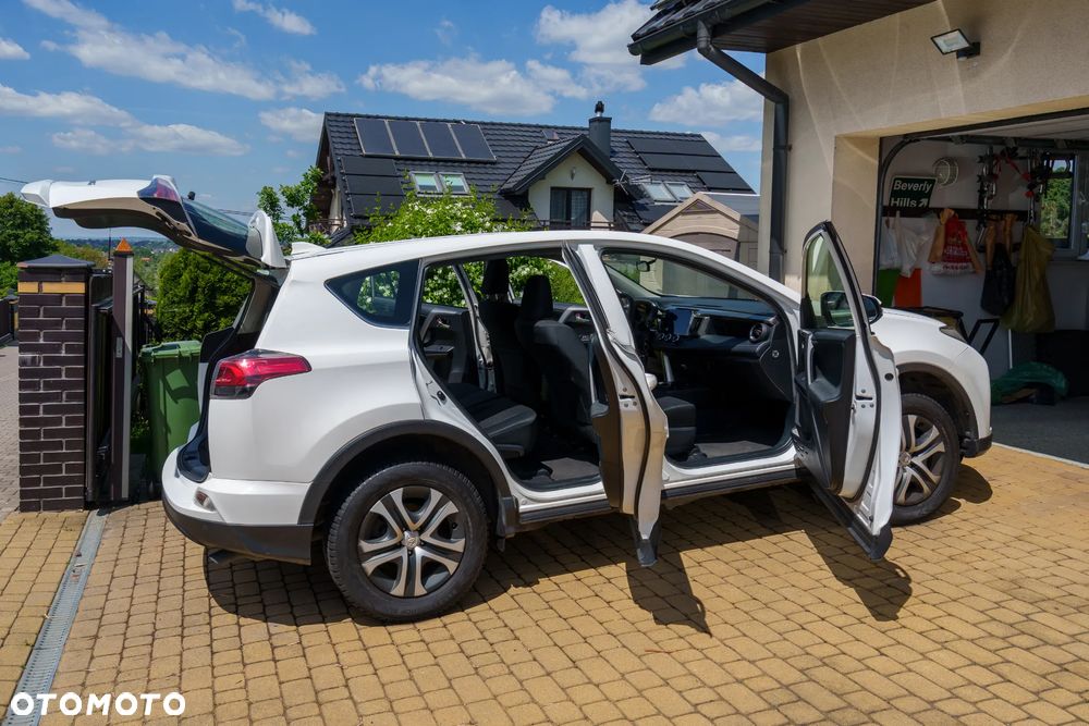 Toyota RAV4 2.0 D-4D Active 4x2 - 23
