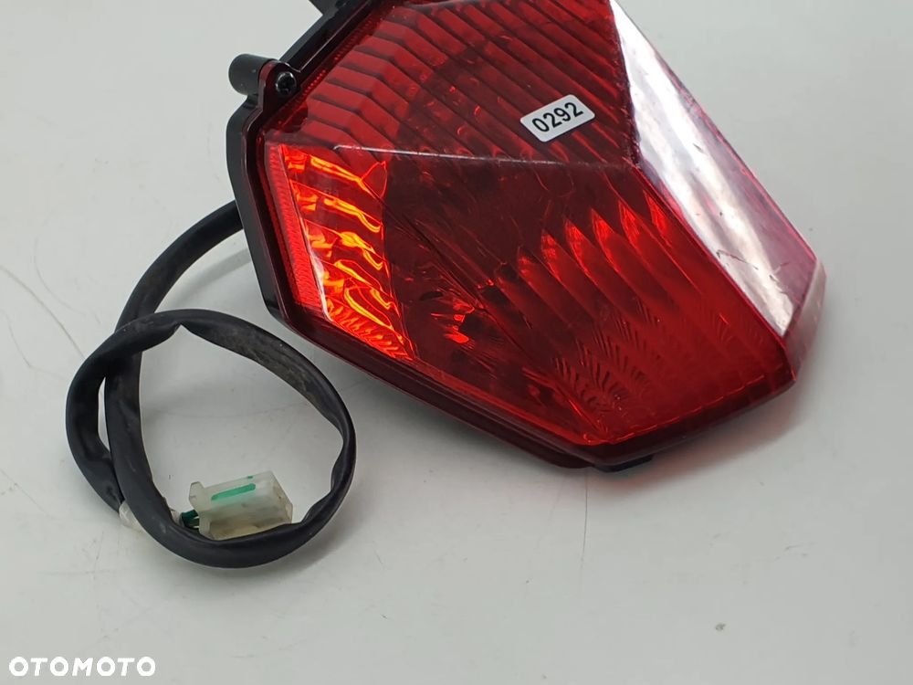 HONDA CB 125 JC64 LAMPA TYLNA TYŁ - 3