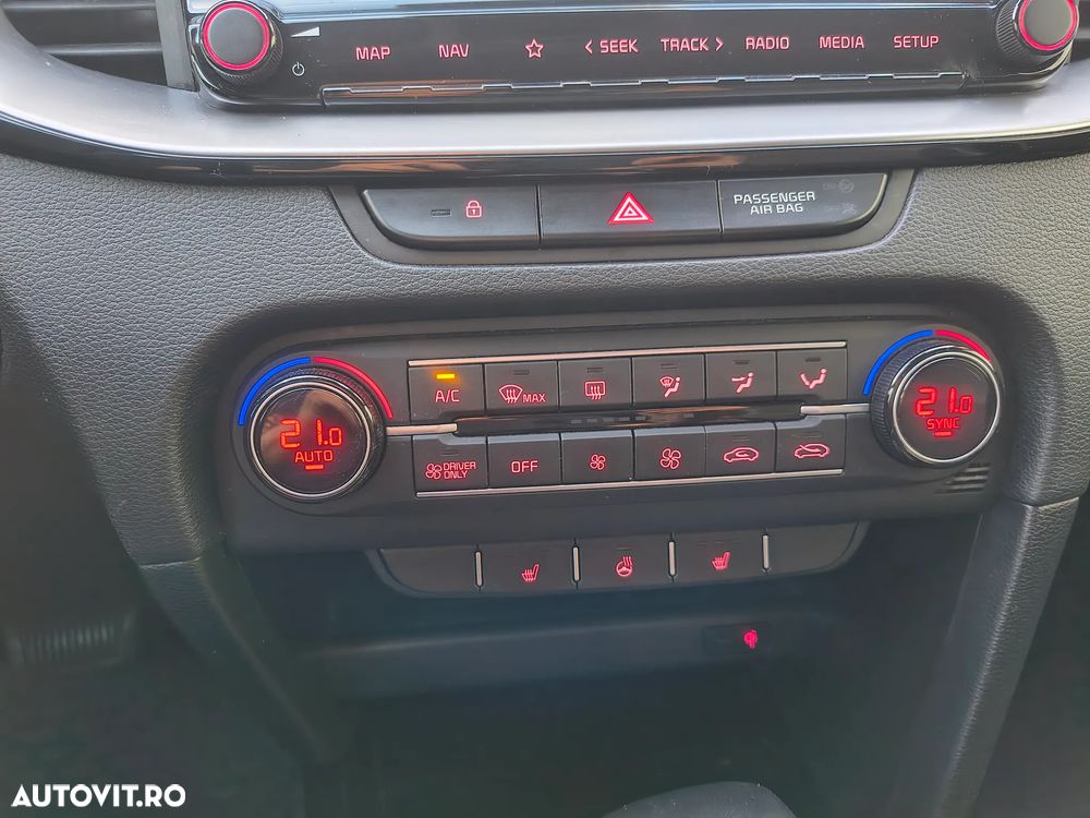 Kia Ceed 1.6 GDI DCT OPF Spirit - 14