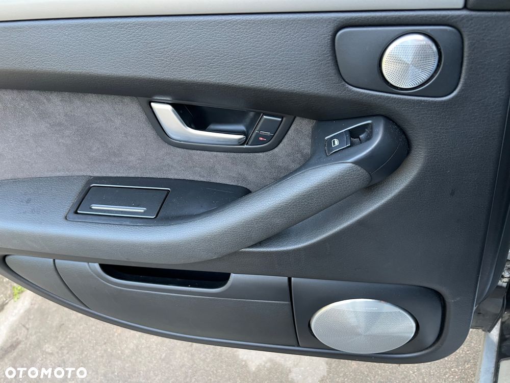 Audi A8 4.2 TDI Quattro - 25