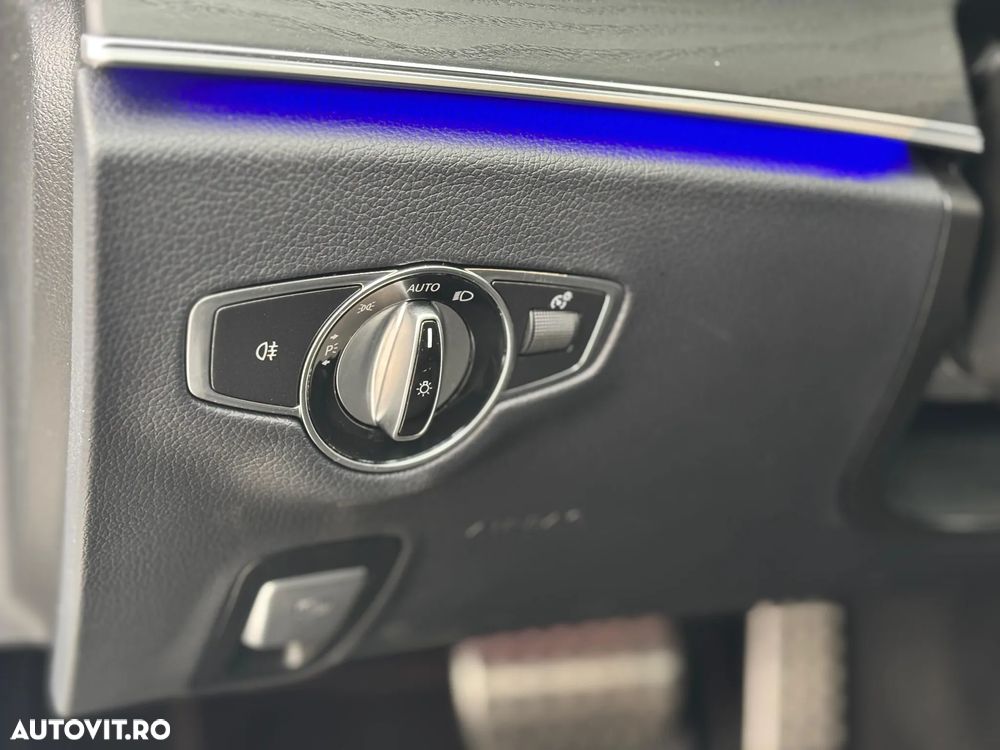 Mercedes-Benz E 300 d 4MATIC MHEV - 14