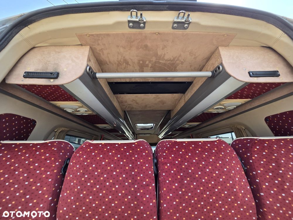 Mercedes-Benz Sprinter - 15