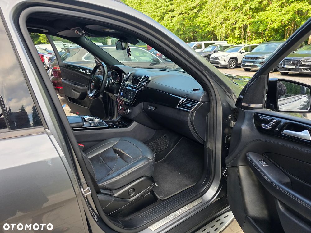 Mercedes-Benz GLS - 20