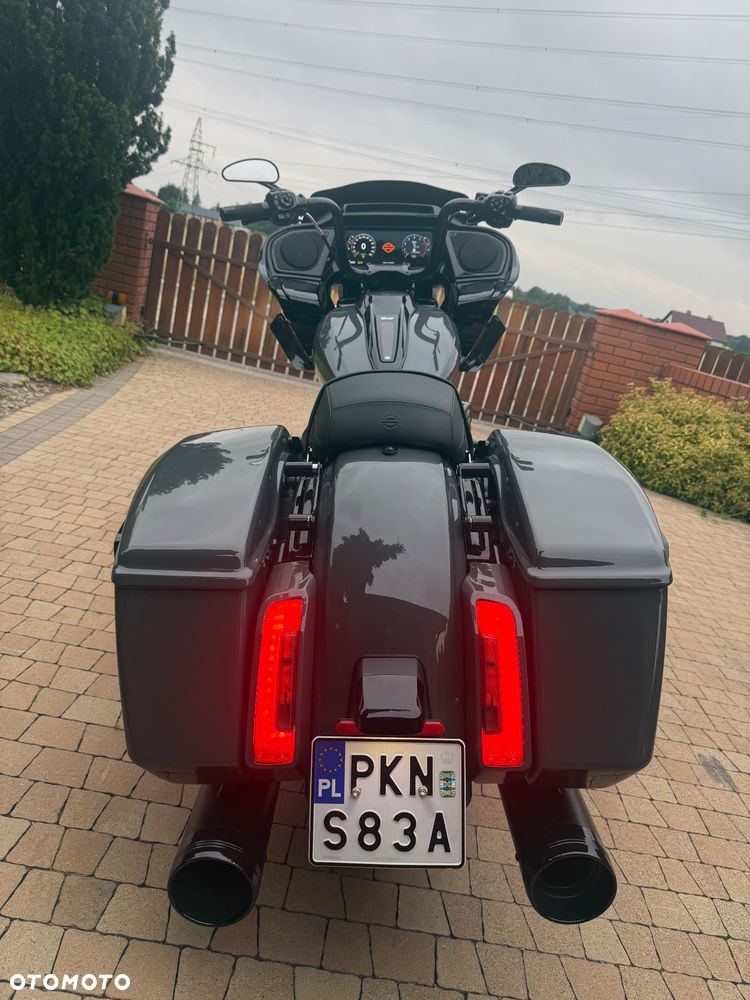 Harley-Davidson Touring Road Glide - 16