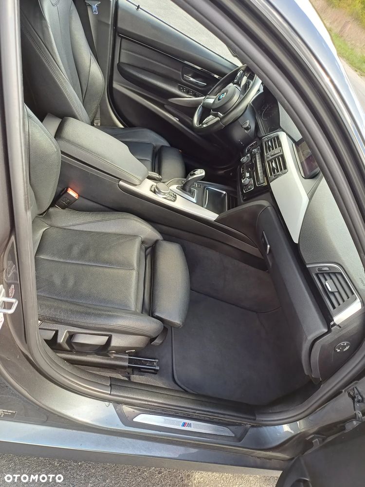BMW Seria 3 320d M Sport - 29
