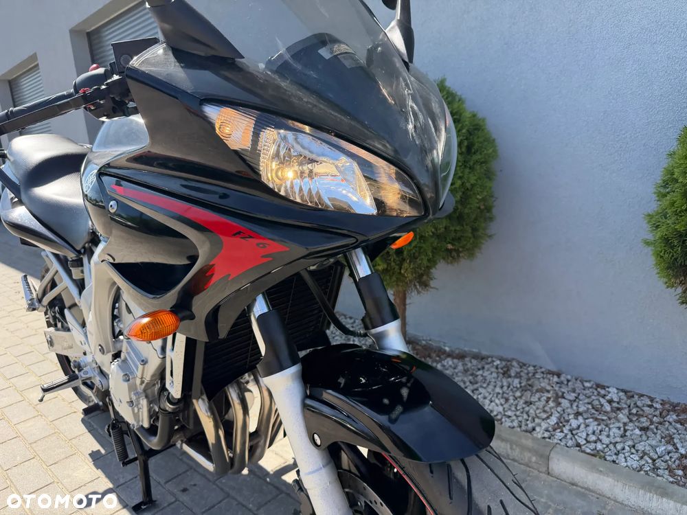 Yamaha FZ - 11