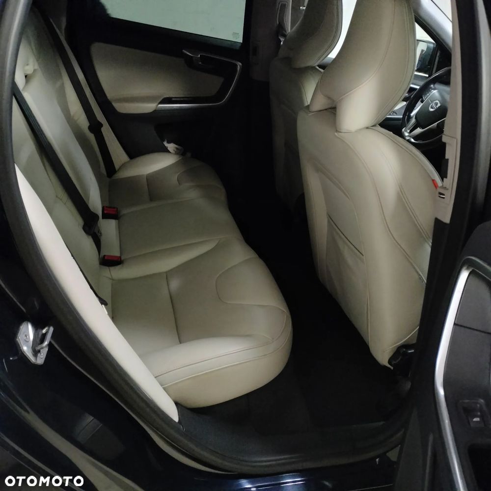 Volvo XC 60 D3 Ocean Race - 4