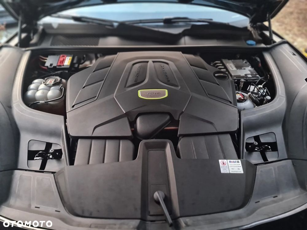 Porsche Cayenne - 14