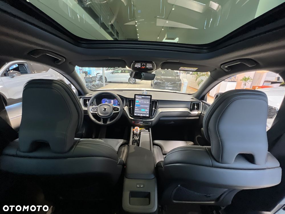 Volvo XC 60 T8 Plug-In Hybrid AWD Plus Black Edition - 25