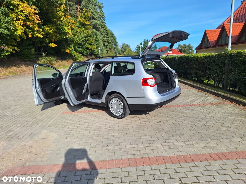 Volkswagen Passat 2.0 TDI Trendline DSG - 22