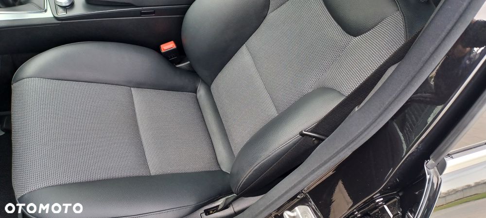 Mercedes-Benz Klasa C 200 Avantgarde Edition - 26