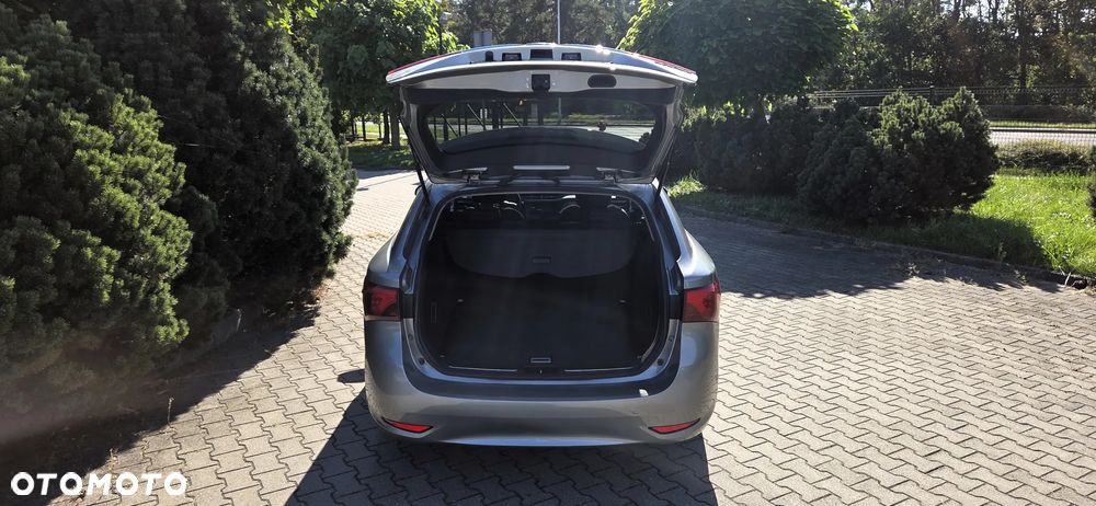Toyota Avensis 1.8 Premium MS - 35