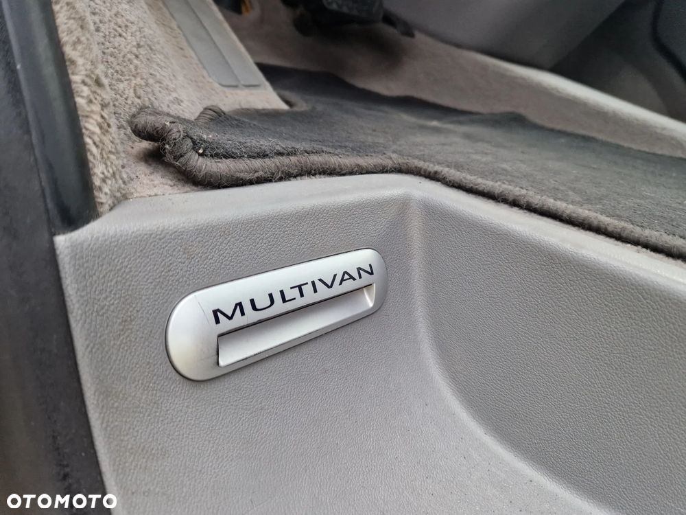 Volkswagen Multivan - 13