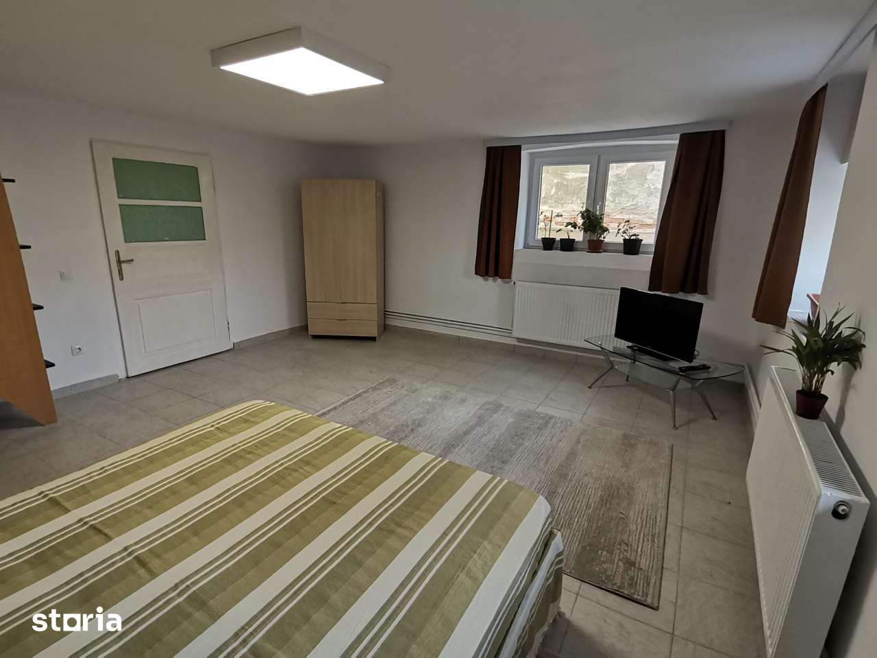 INCHIRIEZ apartament 2 camerea la casa ,renovat, zona Lazaret — fotografia 3