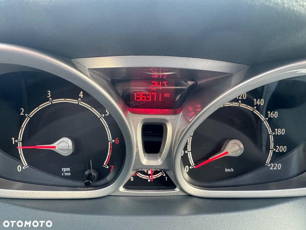 Ford Fiesta 1.6 Titanium EU5 - 8