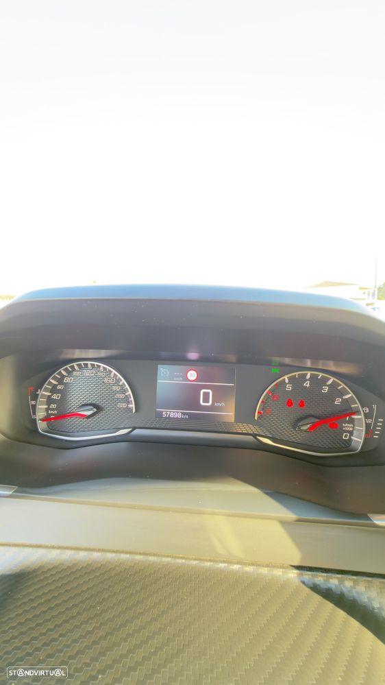 Peugeot 208 1.2 PureTech Active - 12