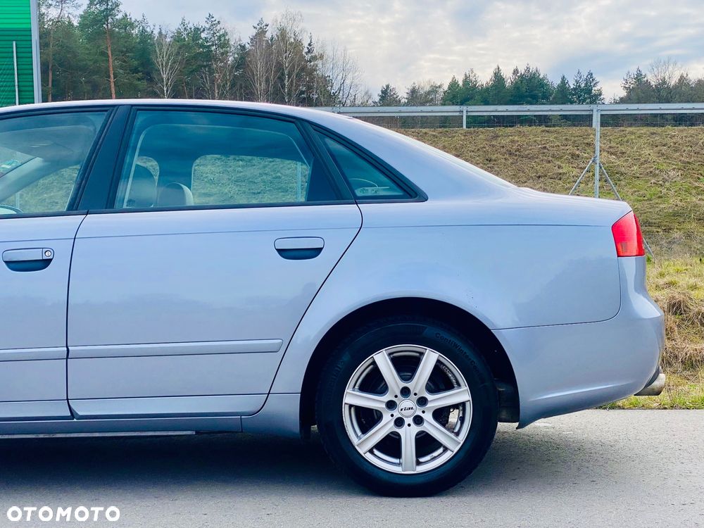 Audi A4 Limousine - 23