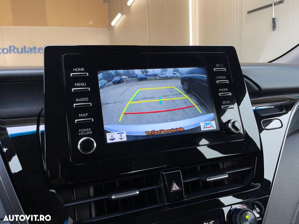 Toyota Camry 2.5 Hybrid Business - 13